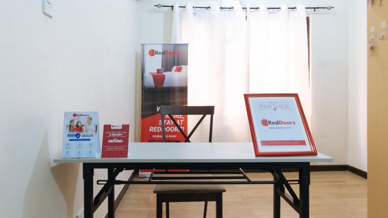 Reddoorz Plus @ Costa Roca Balamban Cebu Exterior photo
