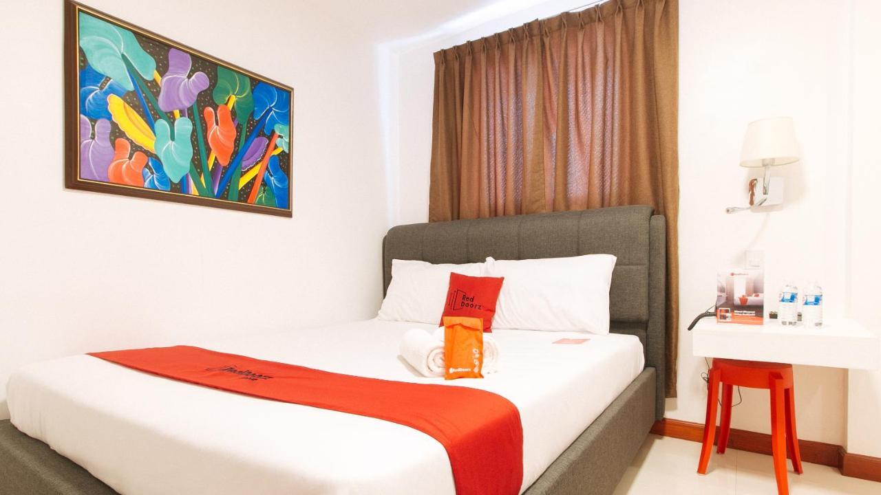 Reddoorz Plus @ Costa Roca Balamban Cebu Exterior photo