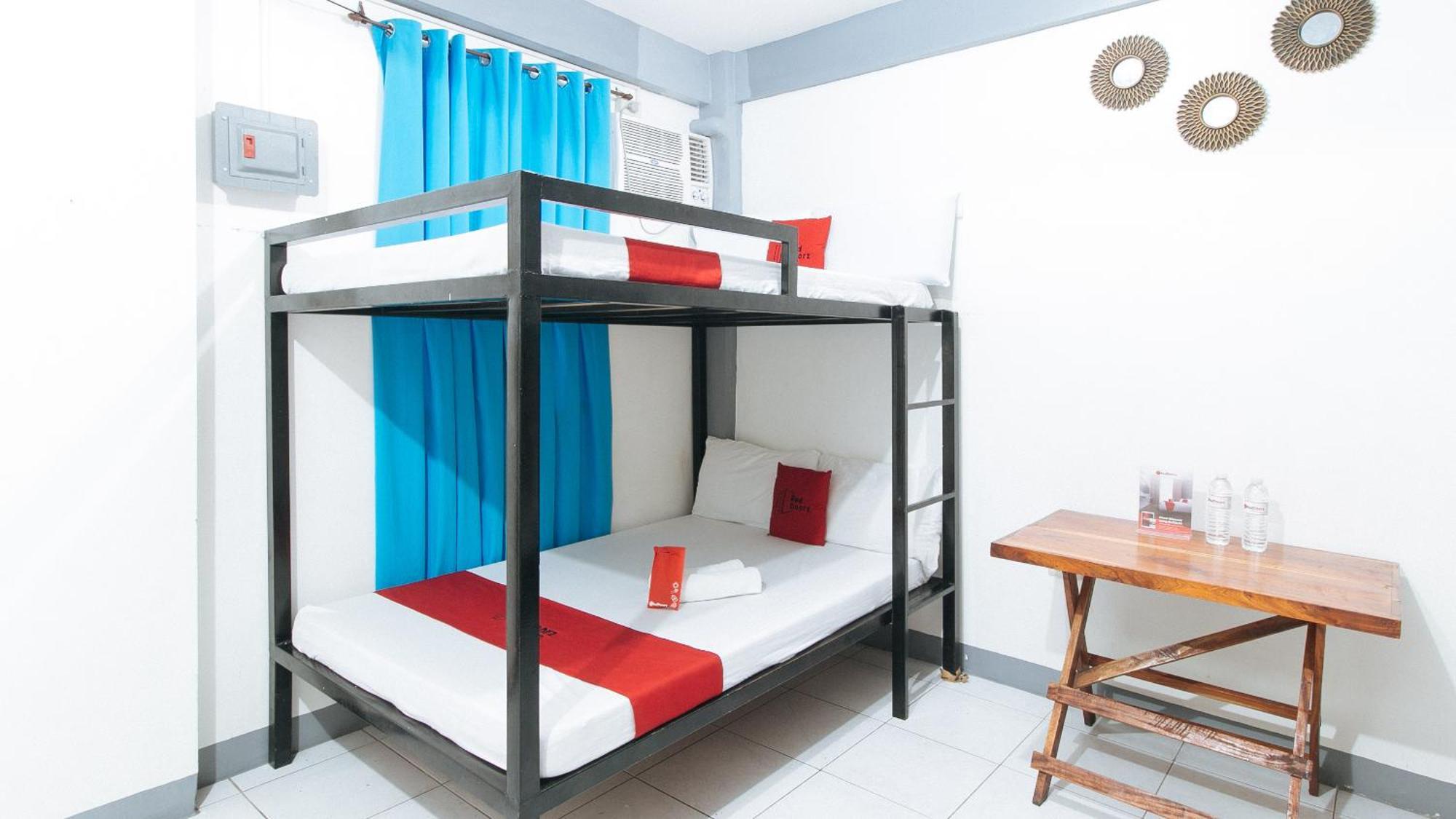 Reddoorz Plus @ Costa Roca Balamban Cebu Room photo